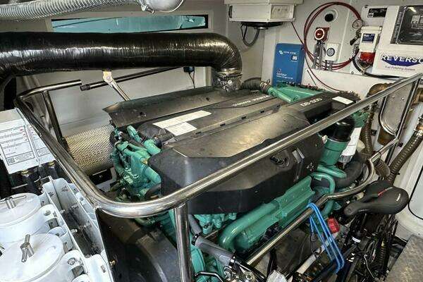 2023 Outer Reef Trident 62