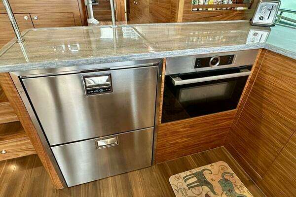 2023 Outer Reef Trident 62