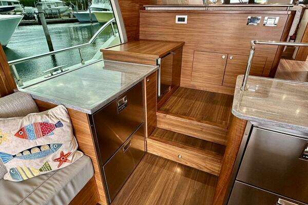 2023 Outer Reef Trident 62