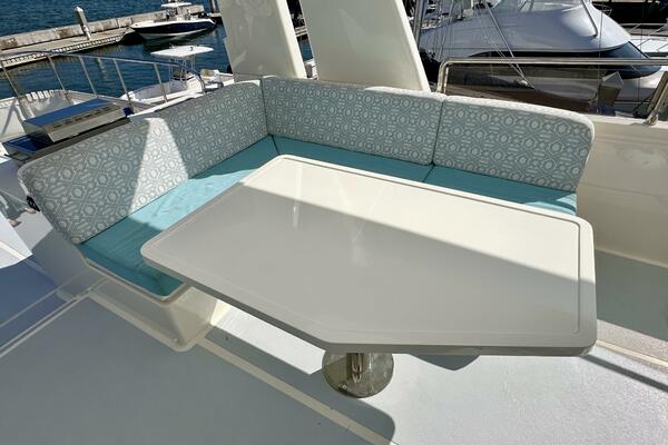 Outer Reef 62 SOUTH  PAWS - Flybridge