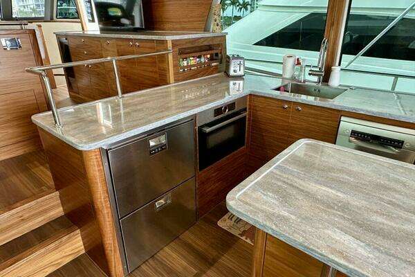 2023 Outer Reef Trident 62