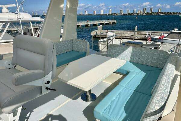 2023 Outer Reef Trident 62