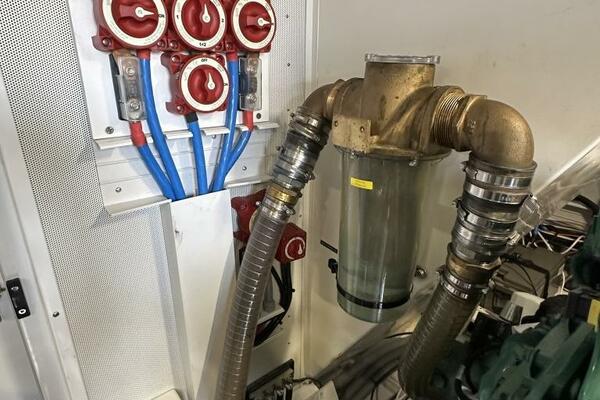 Outer Reef 62 SOUTH  PAWS - Engine Room 