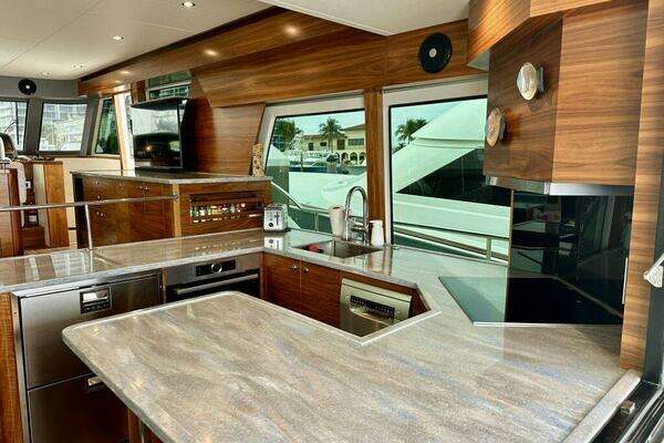 2023 Outer Reef Trident 62