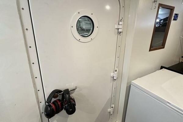 Outer Reef 62 SOUTH  PAWS - Engine Room 