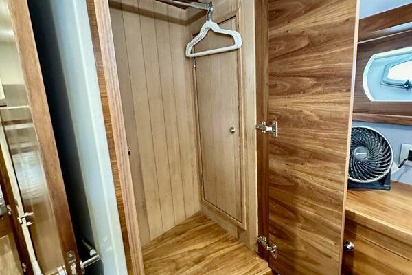 Outer Reef 62 SOUTH  PAWS - VIP Stateroom