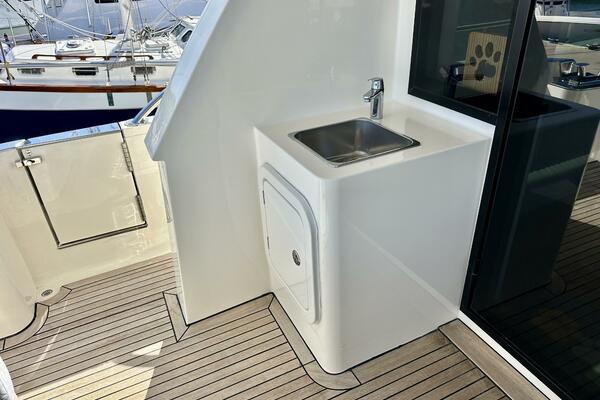 Outer Reef 62 SOUTH  PAWS  - Main Deck Aft