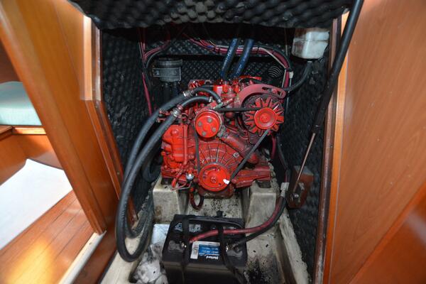 Heals Easily Too 33ft Beneteau Yacht For Sale