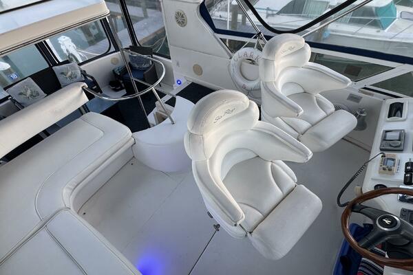 Flybridge Looking Port