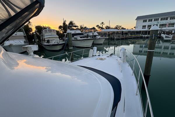 Bow Side Deck Walkaround