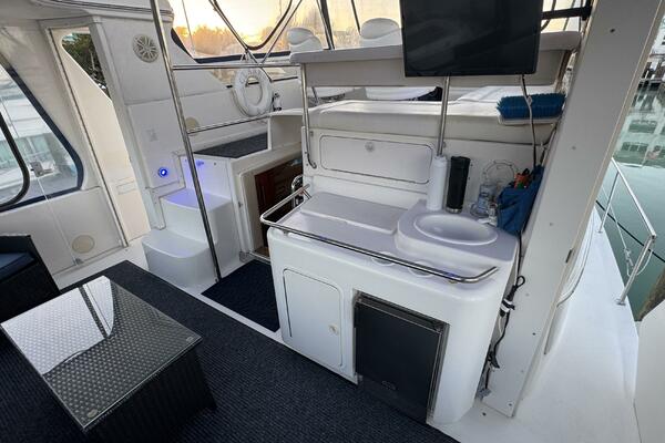 Aft Sun Deck Wet Bar