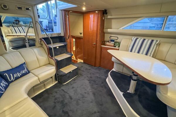 Salon Looking Aft