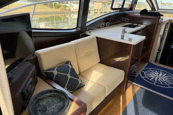 Sea Ray 40 Sundancer Yacht For Sale