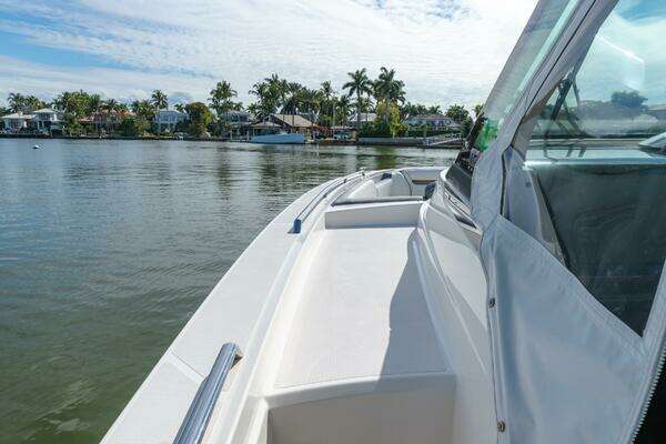 Tiara Sport 38 LS Yacht For Sale