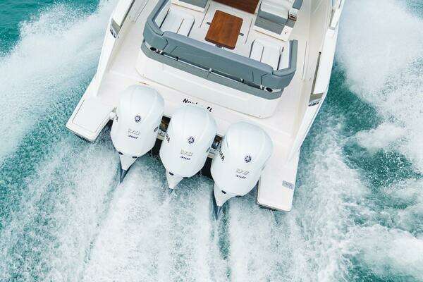 Tiara Sport 38 LS Yacht For Sale