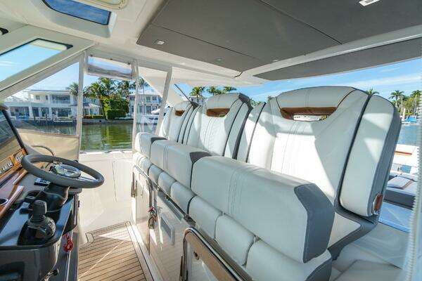 Tiara Sport 38 LS Yacht For Sale