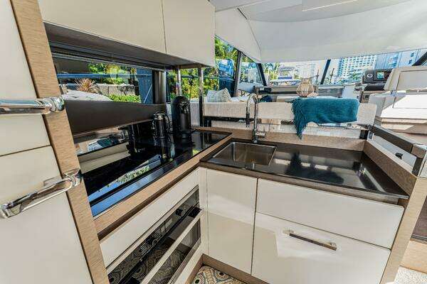 Prestige 520 Yacht For Sale