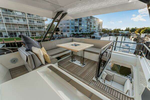 Prestige 520 Yacht For Sale