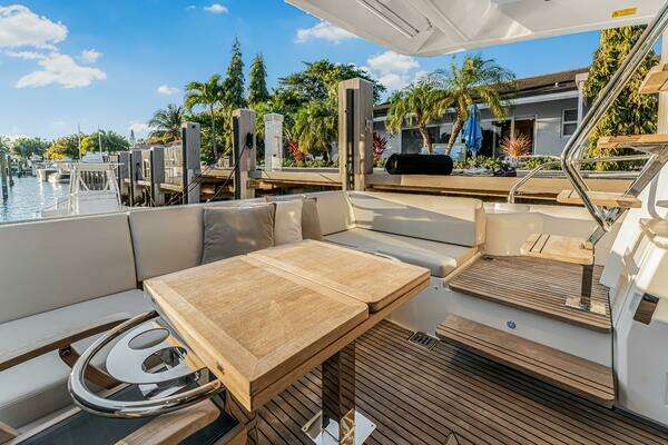 Prestige 520 Yacht For Sale