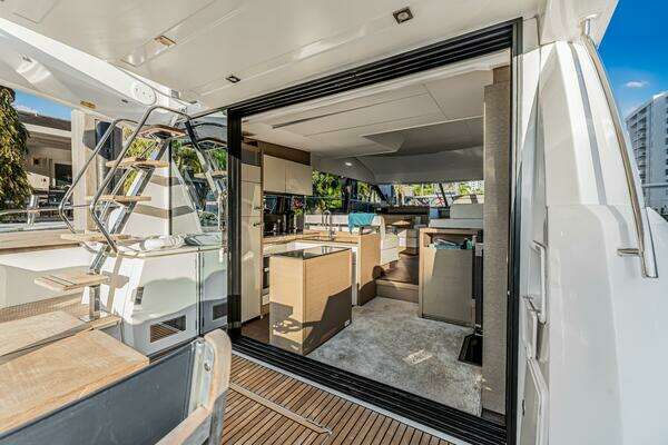 Prestige 520 Yacht For Sale