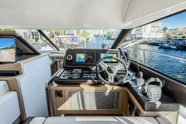 Prestige 520 Yacht For Sale