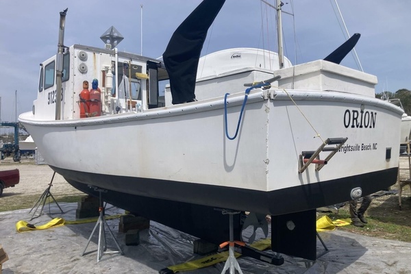 Orion 32ft BHM Yacht For Sale