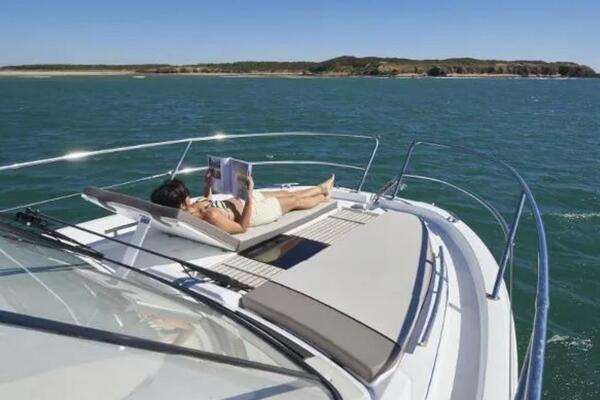 34ft Jeanneau Yacht For Sale