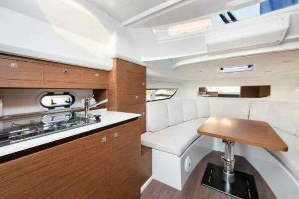 Jeanneau 10.5 Yacht For Sale