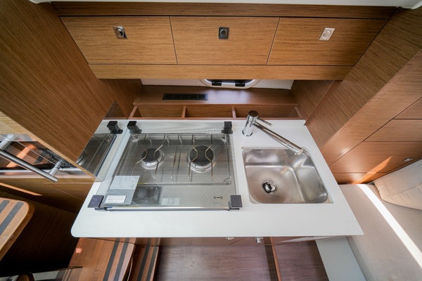 34ft Jeanneau Yacht For Sale