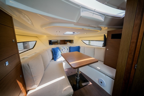 34ft Jeanneau Yacht For Sale