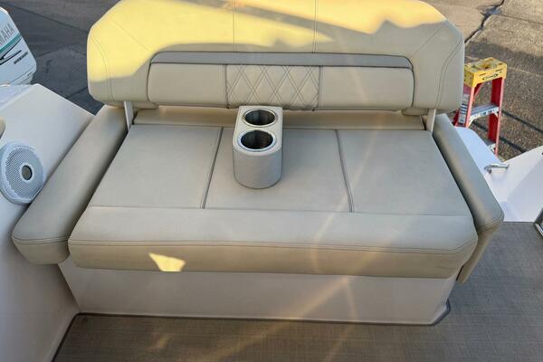 27ft Regal Yacht For Sale