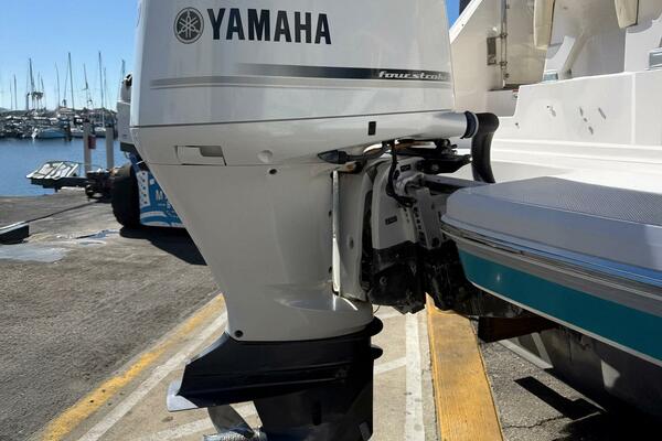 27ft Regal Yacht For Sale