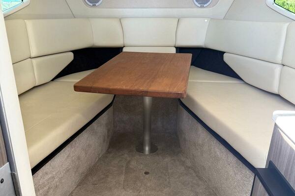 27ft Regal Yacht For Sale