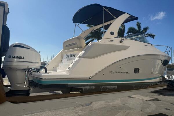 27ft Regal Yacht For Sale