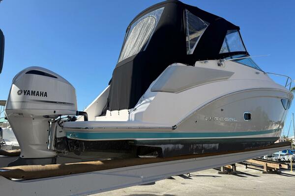 27ft Regal Yacht For Sale