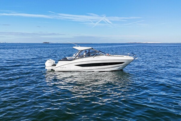 2020 Beneteau 32 Flyer 10