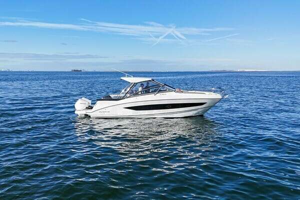 32-ft-Beneteau-2020-Flyer 10- Apollo Beach Florida United States  yacht for sale