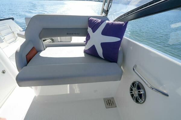 32ft Beneteau Yacht For Sale