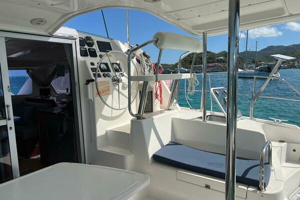 DREAMWEAVER 39ft Robertson  amp  Caine Yacht For Sale