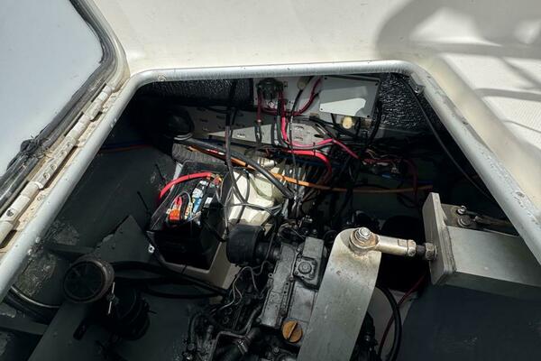 DREAMWEAVER 39ft Robertson  amp  Caine Yacht For Sale