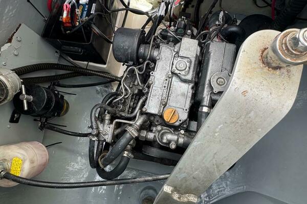 DREAMWEAVER 39ft Robertson  amp  Caine Yacht For Sale