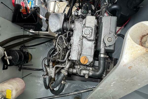 DREAMWEAVER 39ft Robertson  amp  Caine Yacht For Sale