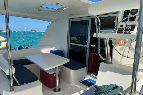 DREAMWEAVER 39ft Robertson  amp  Caine Yacht For Sale