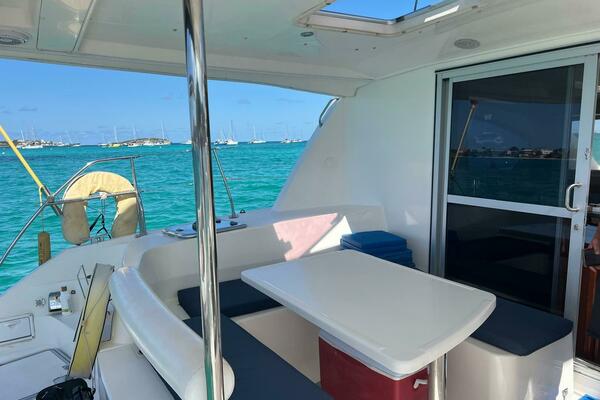 DREAMWEAVER 39ft Robertson  amp  Caine Yacht For Sale