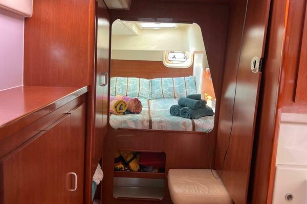 DREAMWEAVER 39ft Robertson  amp  Caine Yacht For Sale