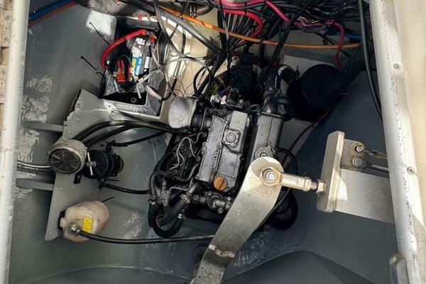 DREAMWEAVER 39ft Robertson  amp  Caine Yacht For Sale