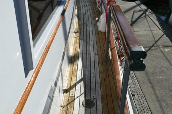 32ft Grand Banks Yacht For Sale