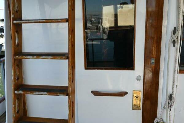 32ft Grand Banks Yacht For Sale