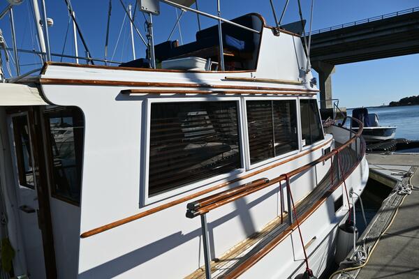 32ft Grand Banks Yacht For Sale