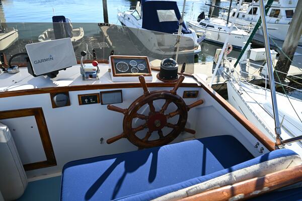 32ft Grand Banks Yacht For Sale